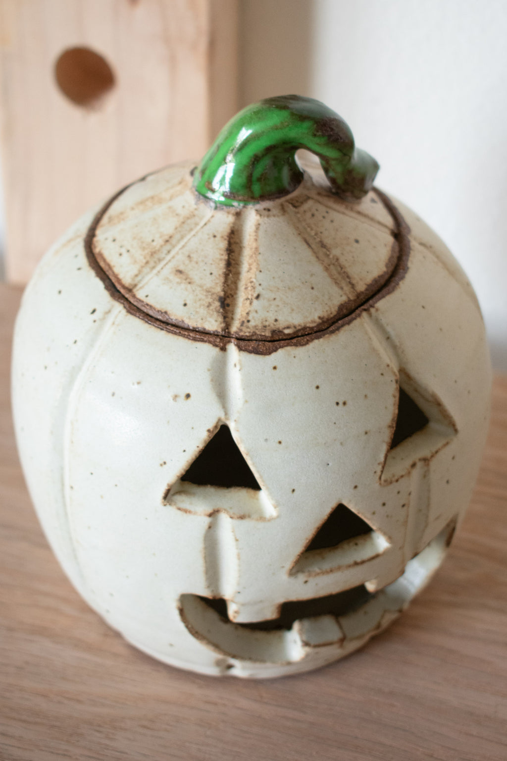 Jack-O’-Lantern - Cream No. 02