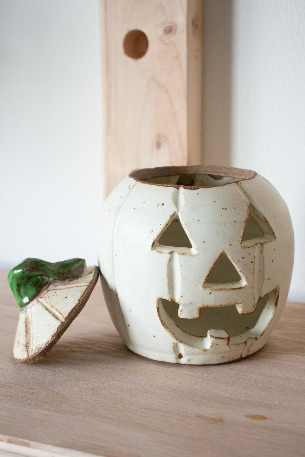 Jack-O’-Lantern - Cream No. 02