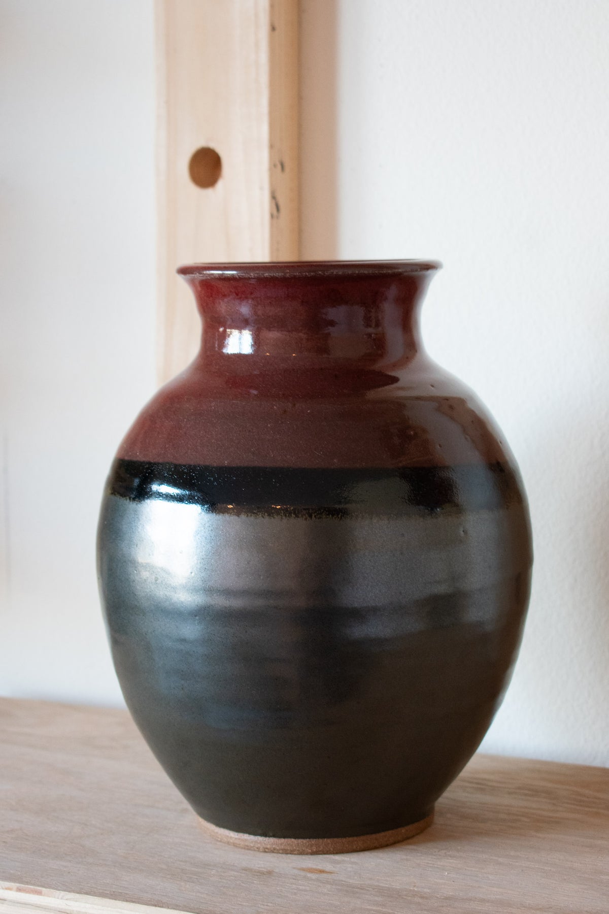 Smooth Vase – Merlot & Charcoal No. 57 – 12″