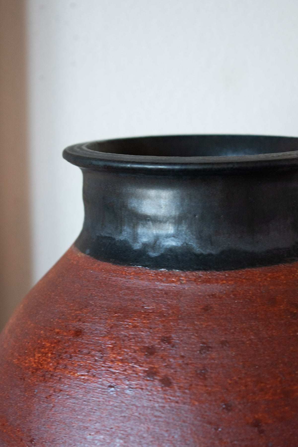 Smooth Vase – Red Iron No. 60 – 11″