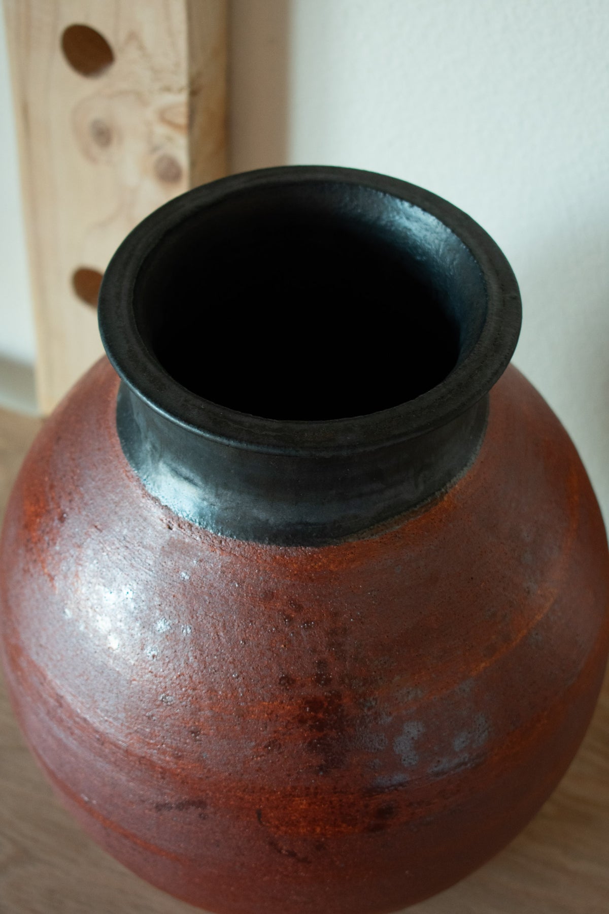 Smooth Vase – Red Iron No. 60 – 11″