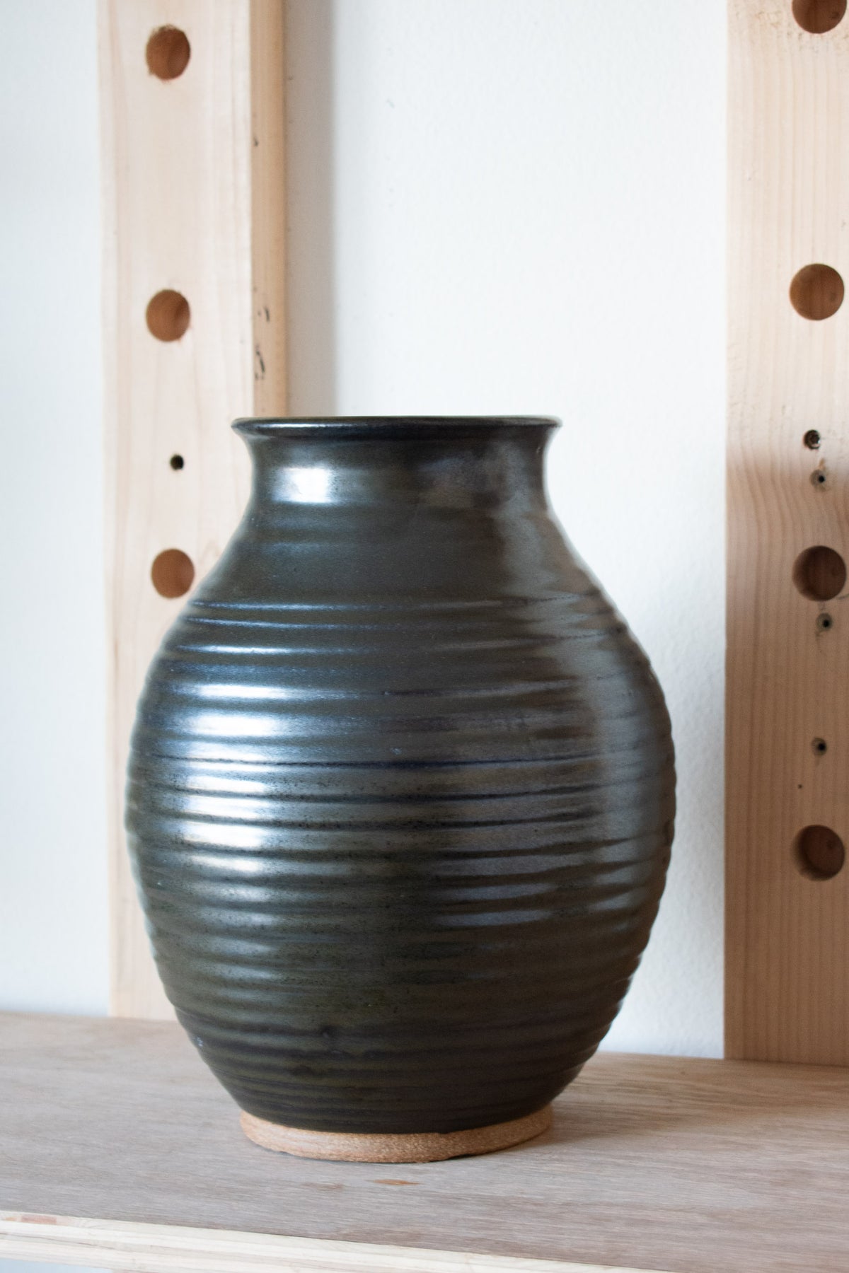Ribbed Vase – Charcoal No. 65 – 12″