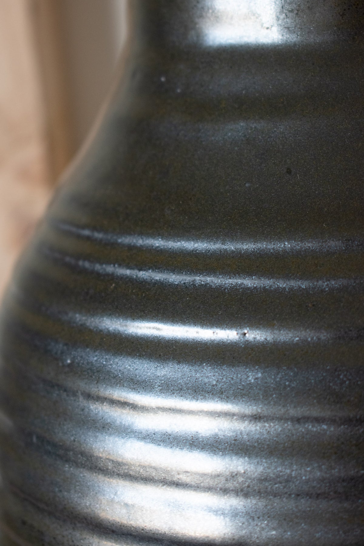 Ribbed Vase – Charcoal No. 65 – 12″