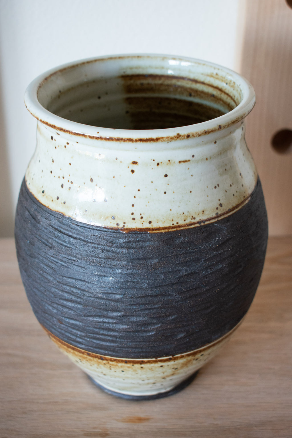 Carved Vase – Charcoal & Cream No. 66 – 8.5″