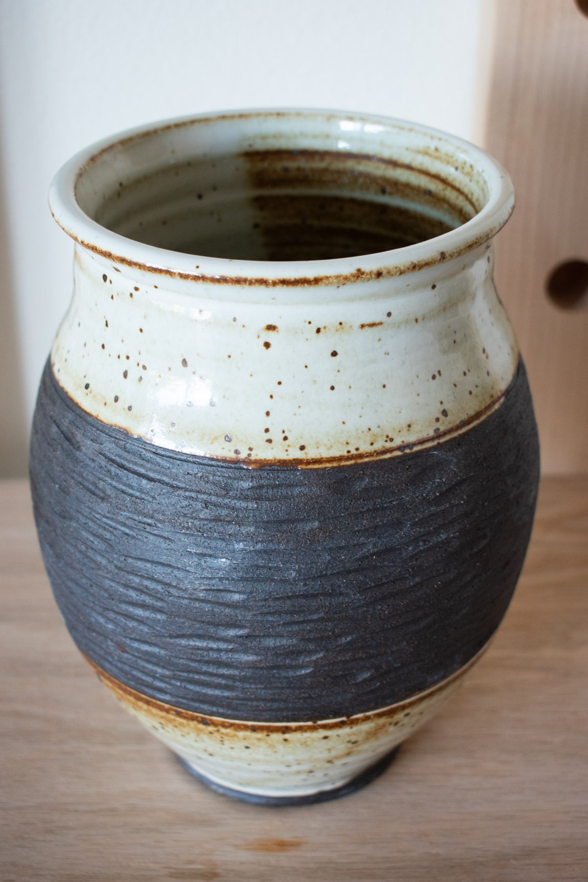 Carved Vase – Charcoal & Cream No. 66 – 8.5″