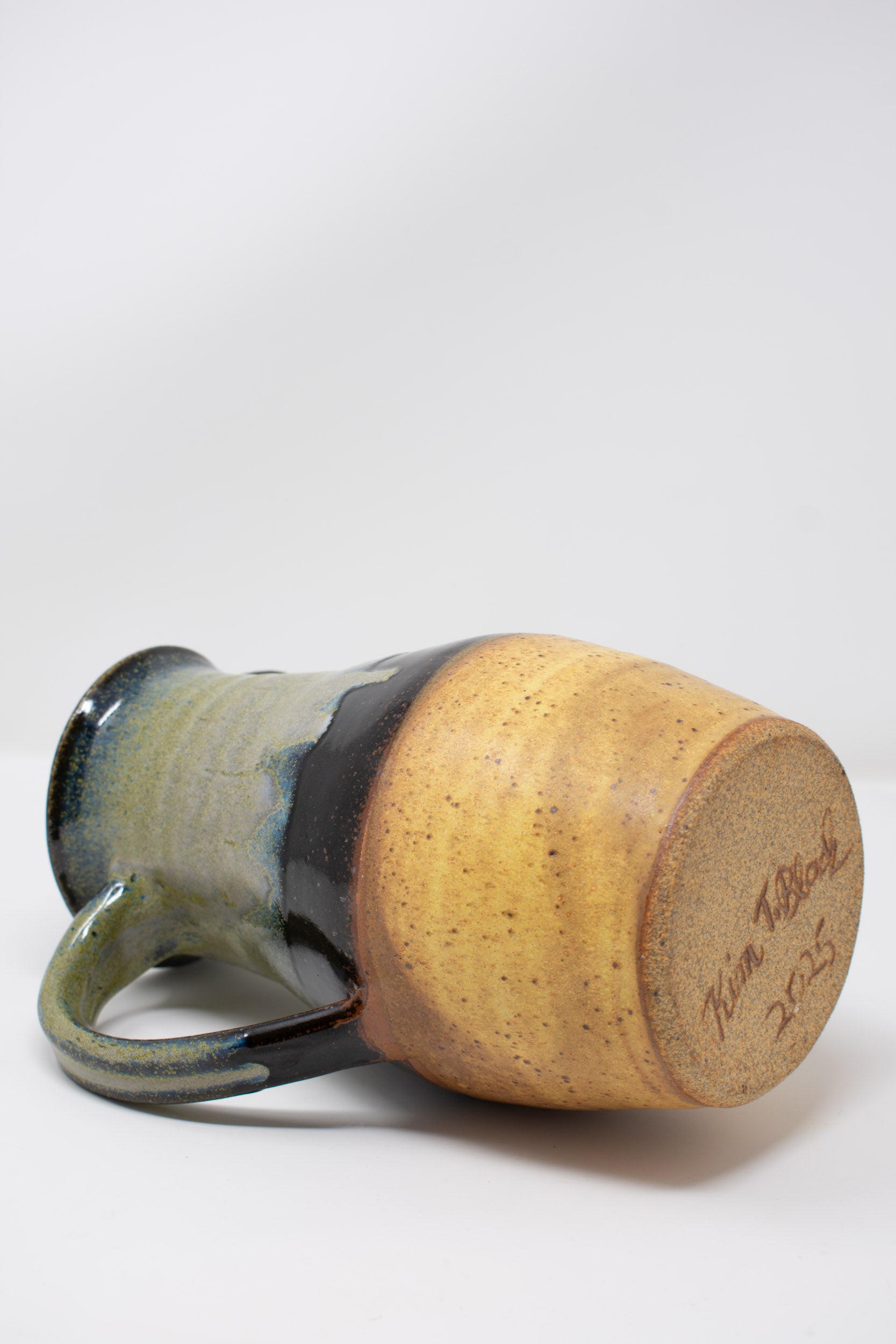 Horizon Pitcher No. 08 – 9”