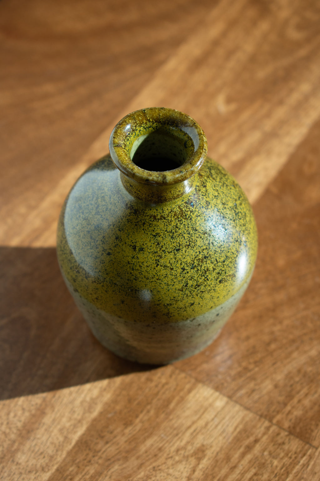Ochre Bud Vessel No. 01 – 4.5”