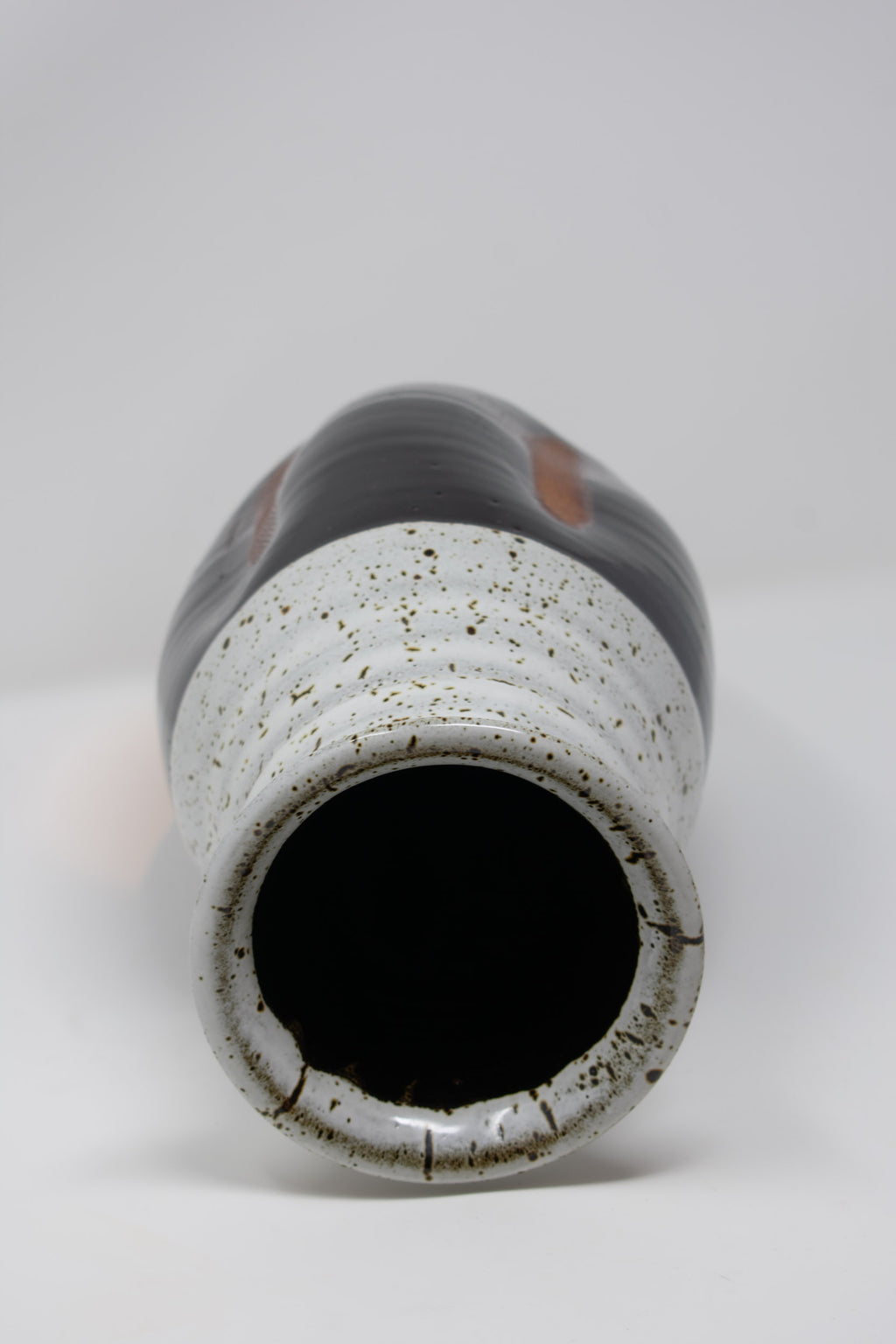 Black Vase No. 21 – 12"