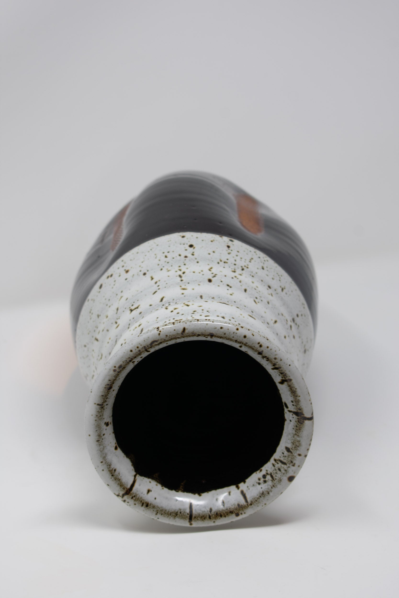 Black Vase No. 21 – 12"